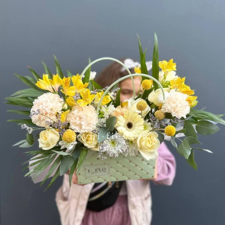 Сумочка с розами "Эпиа" в Оренбурге