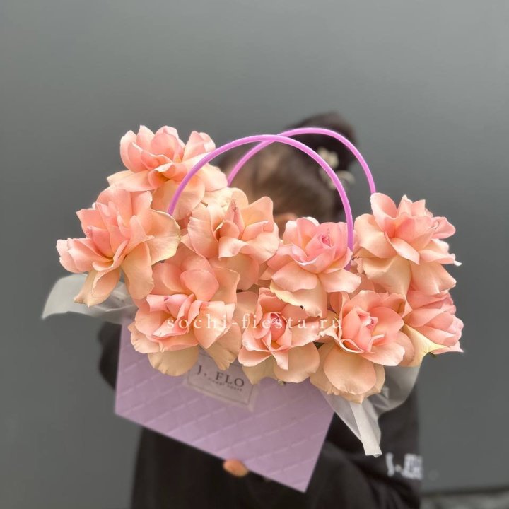 Сумочка с розами "Кети" в Оренбурге