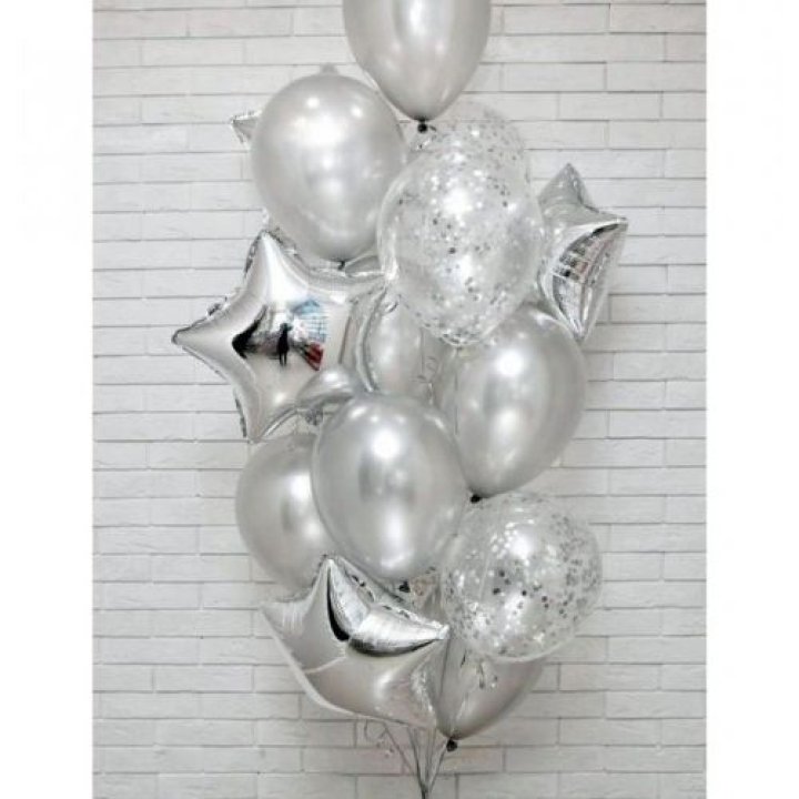 Фонтан шаров "Сильвер мун" в Оренбурге