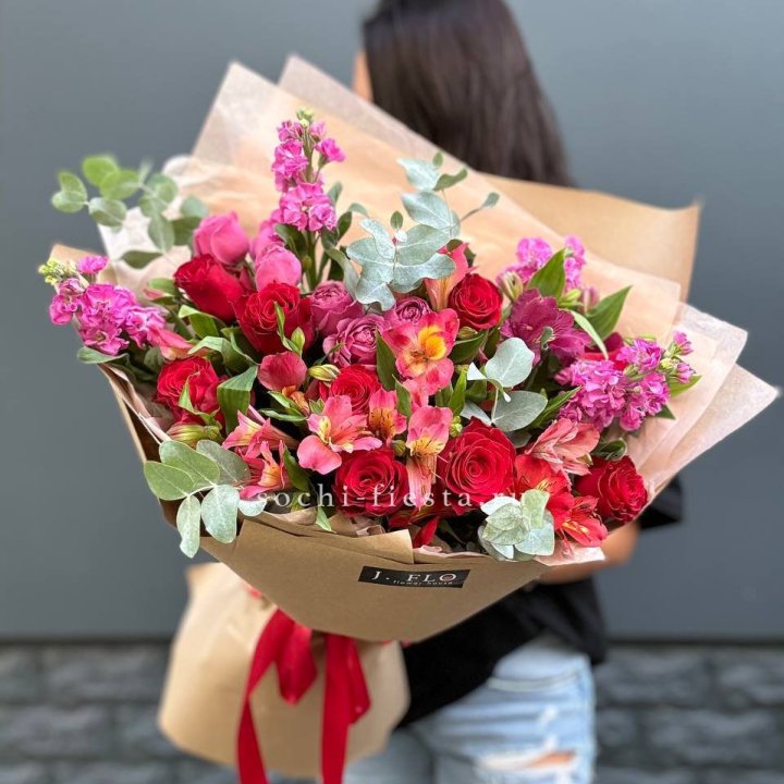 Дизайнерский букет №3 в Оренбурге