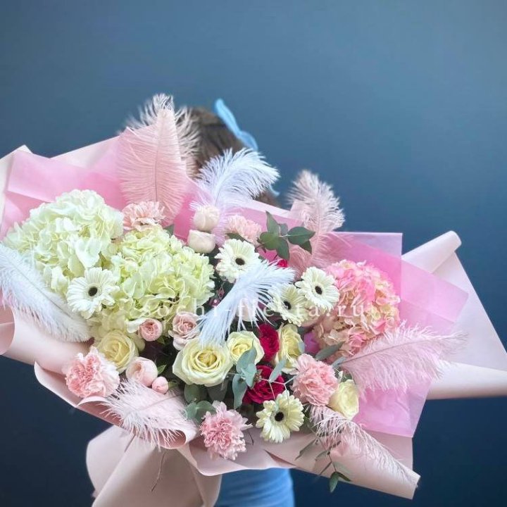 Дизайнерский букет "Валенсия-3" в Оренбурге