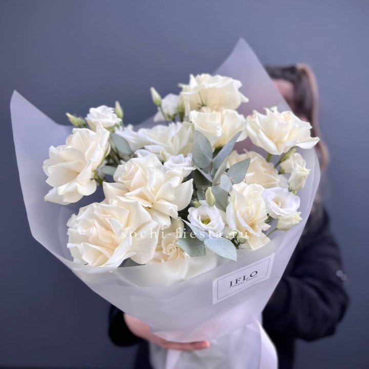 Букет французских роз и эустомы  в Оренбурге