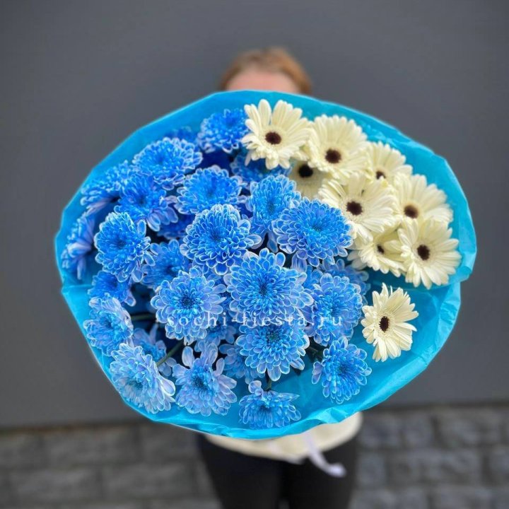 Букет хризантем и гербер в Оренбурге