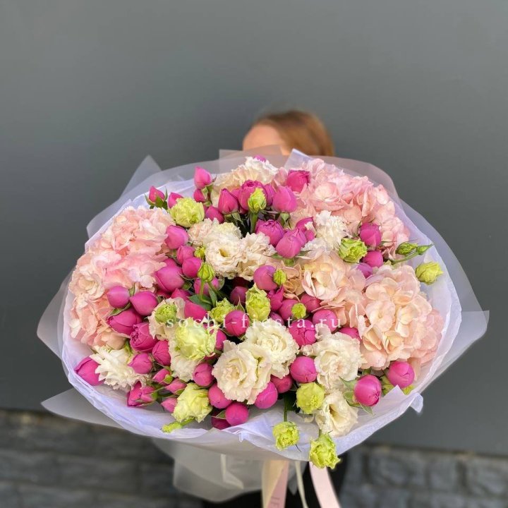  Букет  гортензий и Мисти в Оренбурге