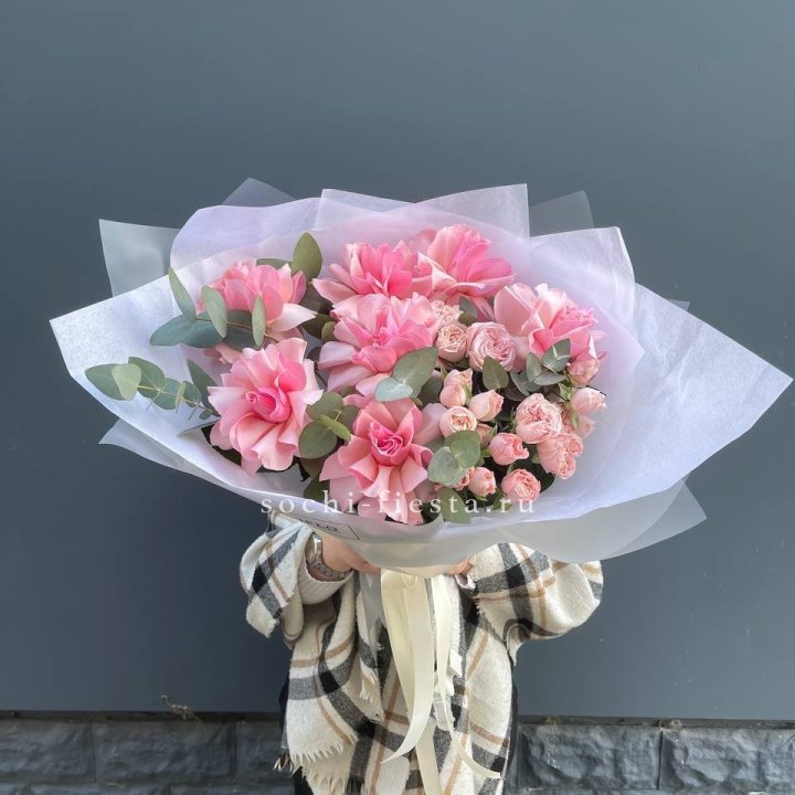 Букет французских и пионовидных роз  в Оренбурге