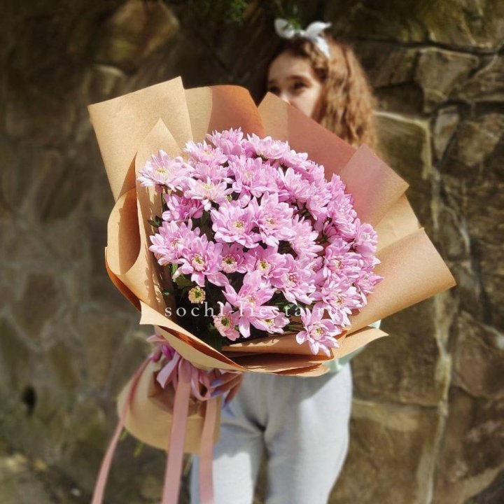 Букет хризантем в крафте в Оренбурге