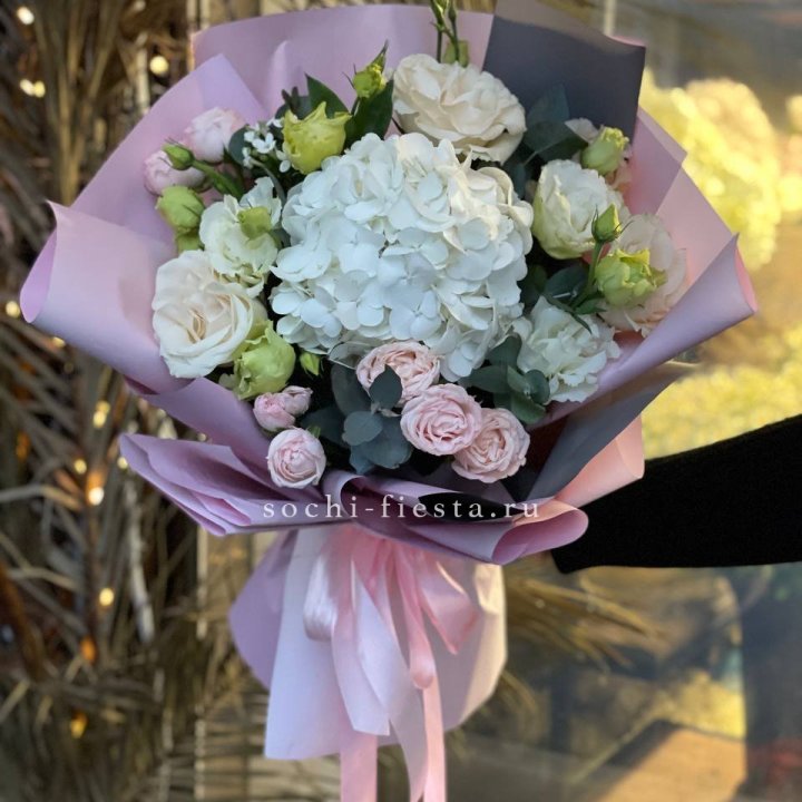 Букет с гортензией №3 в Оренбурге