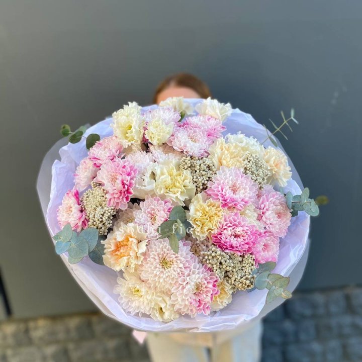 Букет из стойких цветов  в Оренбурге