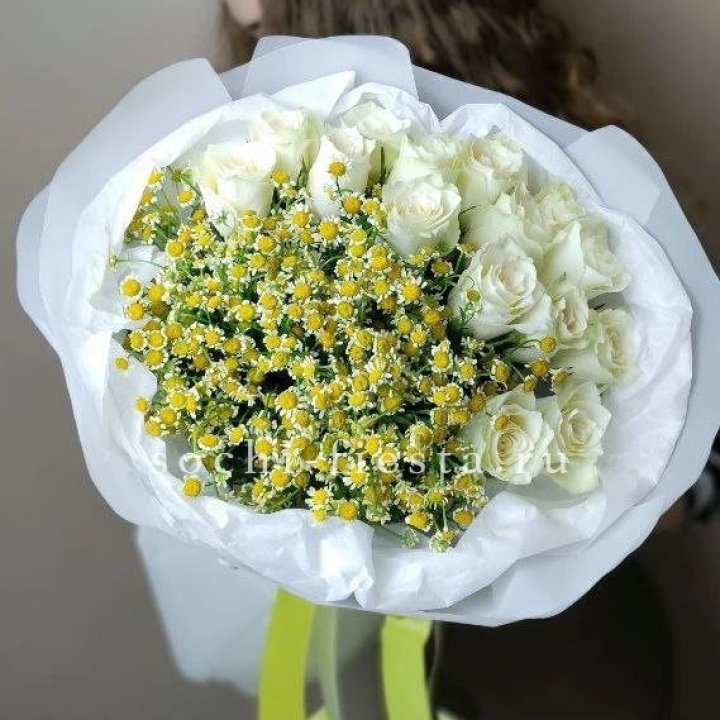 Букет ромашек и роз "Полина" в Оренбурге