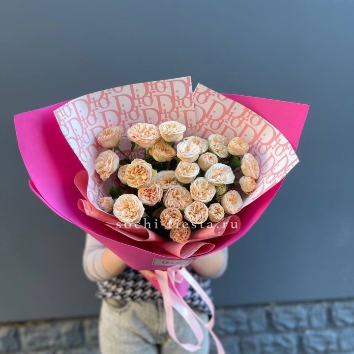 9 пионовидных роз в Оренбурге