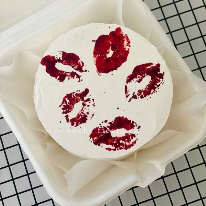 Бенто-торт "Поцелуй" в Оренбурге