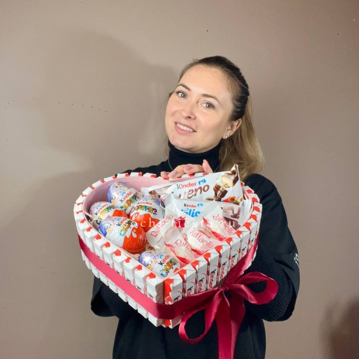 Подарочный набор сердце с Киндерами в Оренбурге