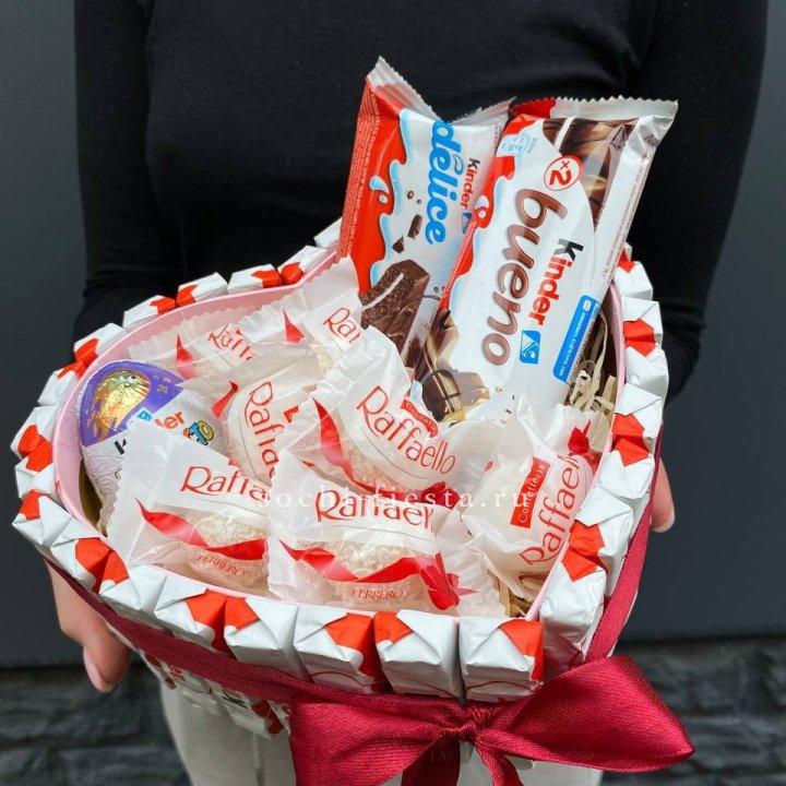 Подарочный набор сердце с Киндерами и Рафаэлло в Оренбурге