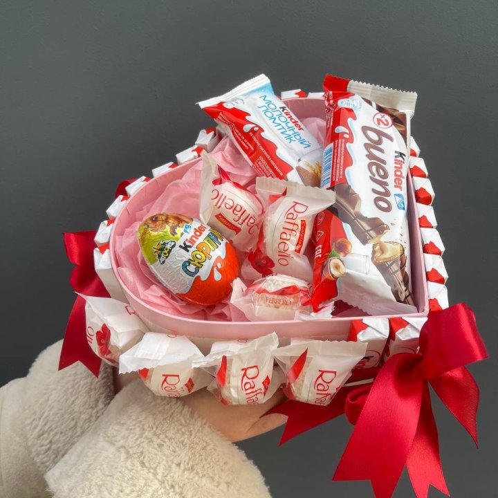 Бокс киндерами и раффаэлло в Оренбурге