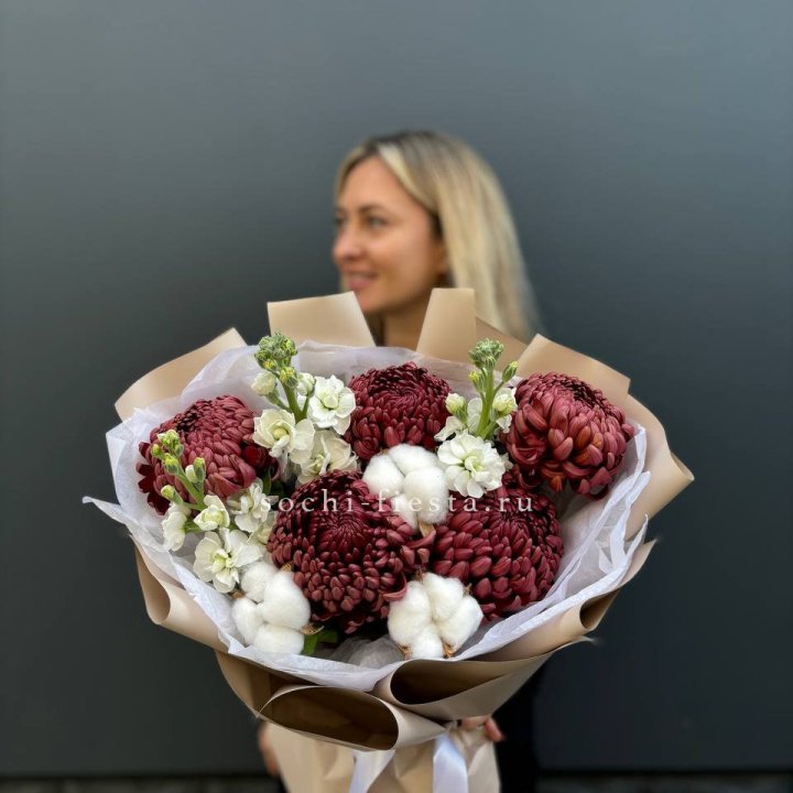 Хризантемы с маттиолой в Оренбурге