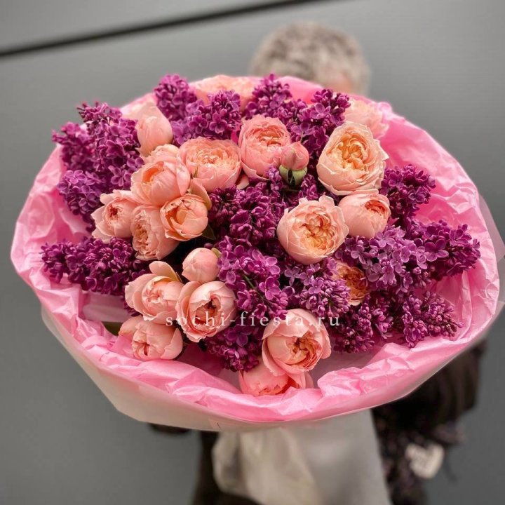  Дуо букет из кустовых роз и сирени в Оренбурге