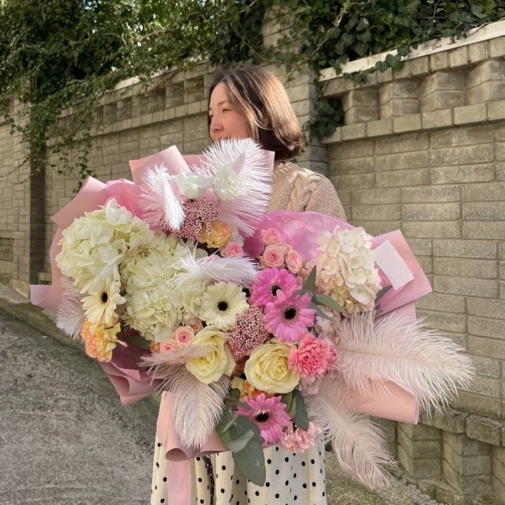 Дизайнерский букет "Валенсия" в Оренбурге