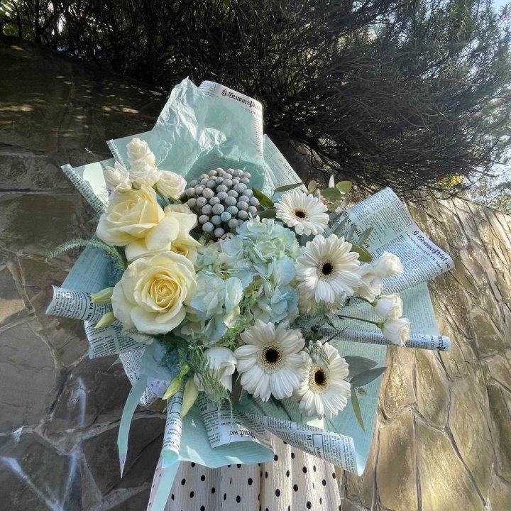 Дизайнерский букет "Линдж-блю" в Оренбурге