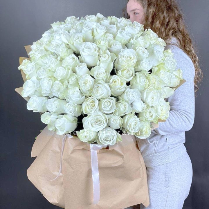 101 белая высокая импортная роза в Оренбурге