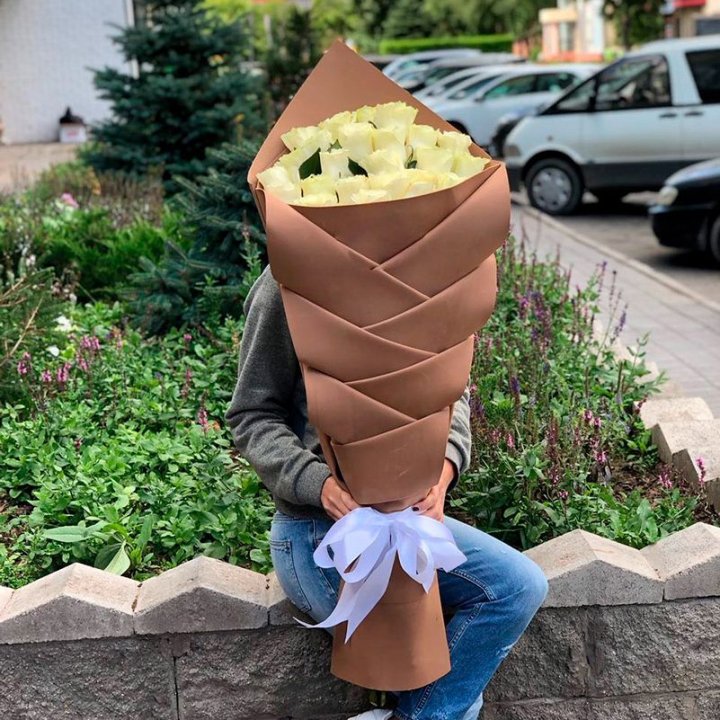 Голландские розы белые "Рыбка" в Оренбурге