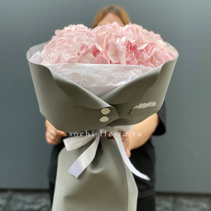  Букет  пиджачок из 5 гортензий в Оренбурге