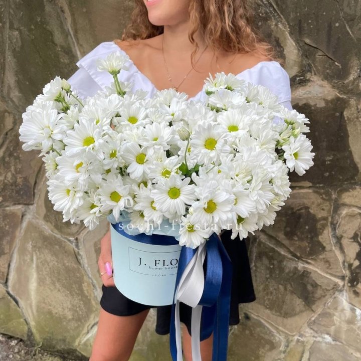 Коробка с хризантемами №2 в Оренбурге