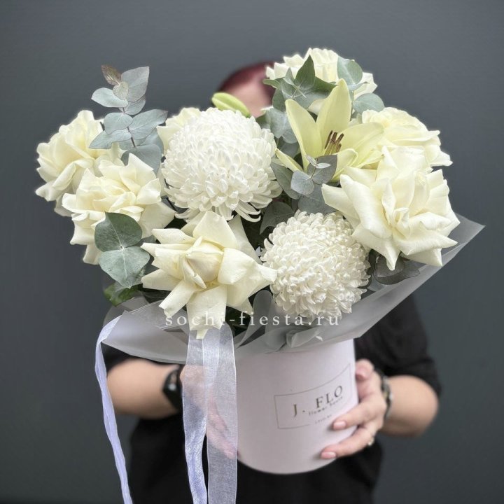 Цветы в шляпной коробке  в Оренбурге