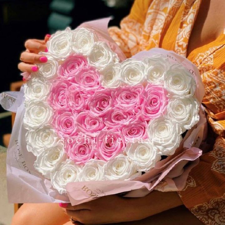 Бокс сердце с розами №2 в Оренбурге