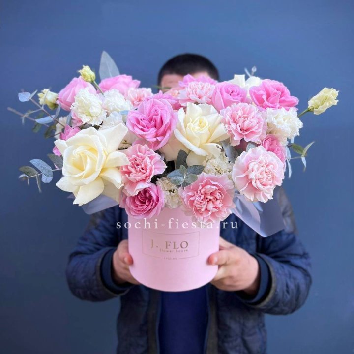 Цветочный бокс "Памела" в Оренбурге