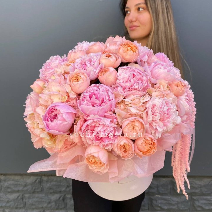 Коробка с пионами "Дабл фловер" в Оренбурге