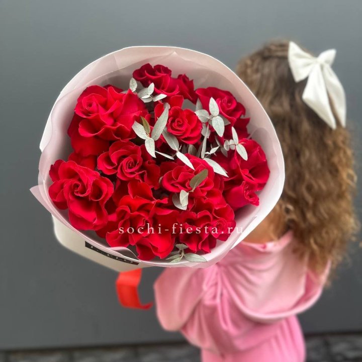 11 Красных французских роз в Оренбурге