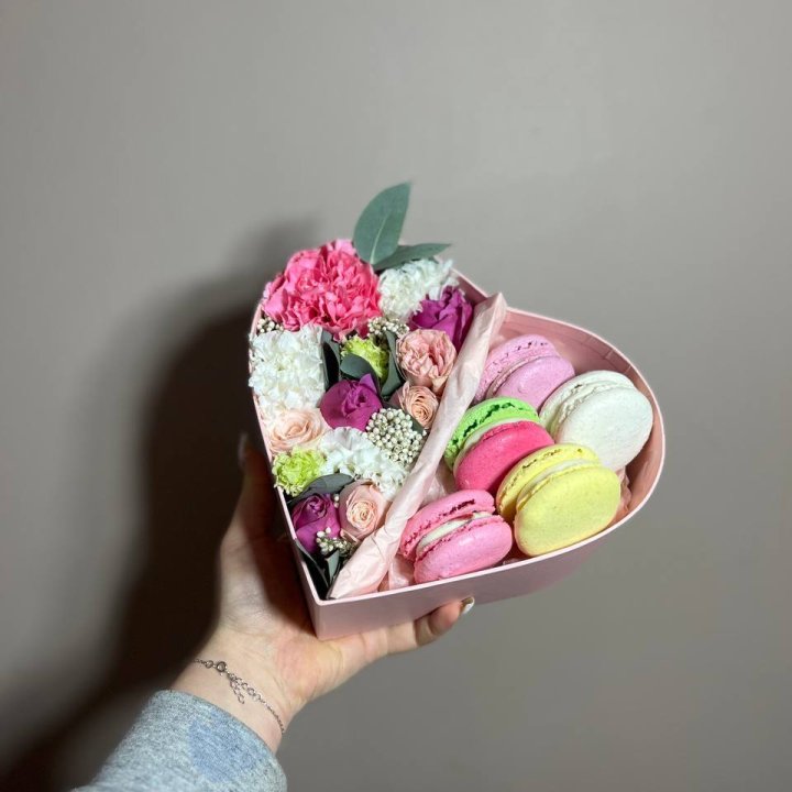 Дуо цветы и макаронсы в Оренбурге