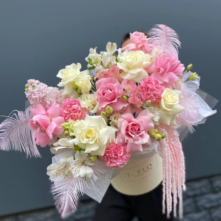 Дизайнерский бокс "Ловели" в Оренбурге