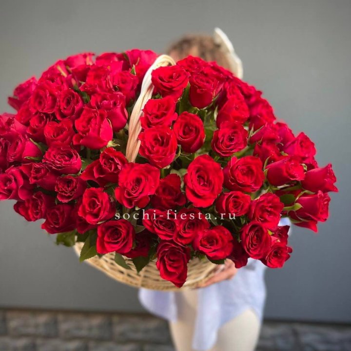 121 красная роза в корзине   в Оренбурге