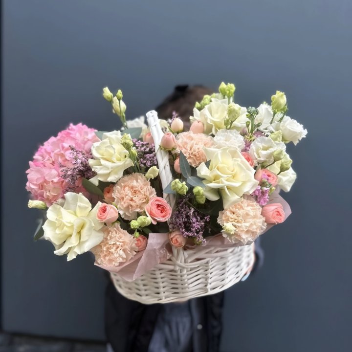 Цветочная корзина "Софтнес" в Оренбурге