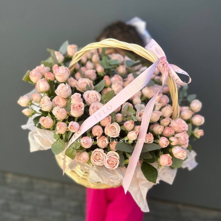 Корзина кустовых пионовидных роз в Оренбурге