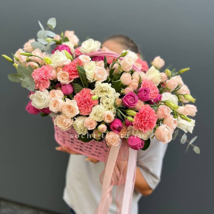 Цветочная корзина "Флоренция" в Оренбурге