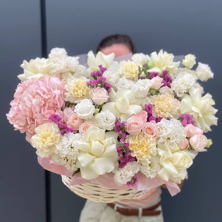 Корзина "Воздушная нежность" в Оренбурге