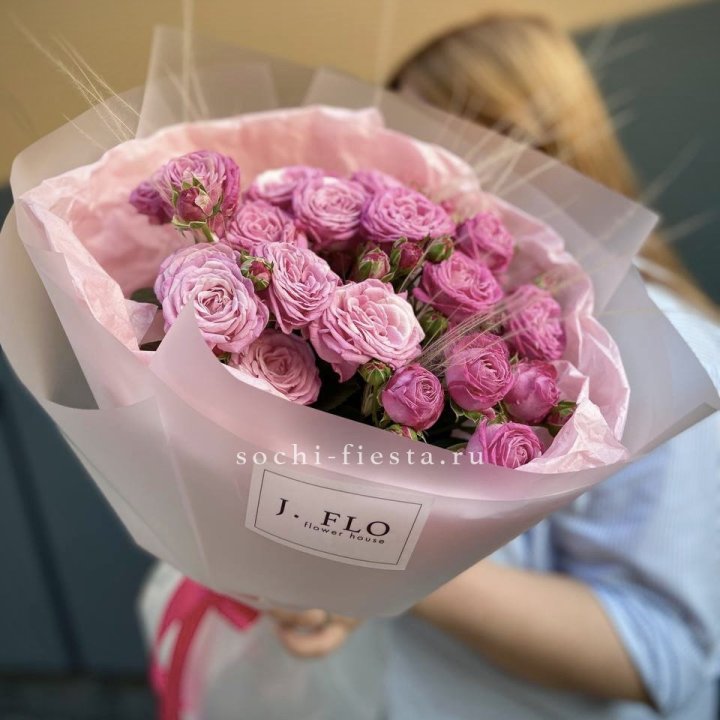 Пионовидные розы Мадам Бомбастик Pink в Оренбурге