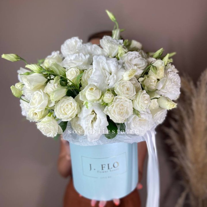 Бокс кустовых роз и эустомы  в Оренбурге