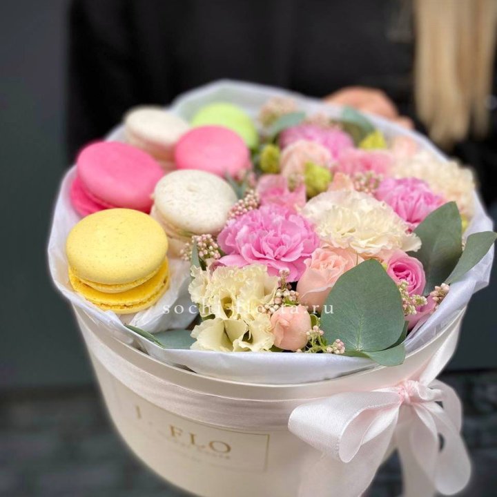 Бокс с макаронс Нежный в Оренбурге