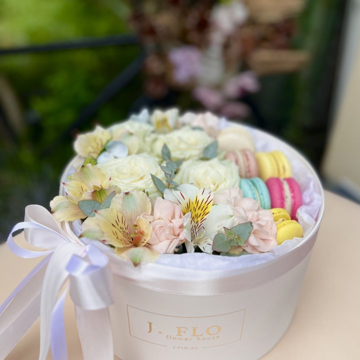 Цветочный бокс "Ника" в Оренбурге