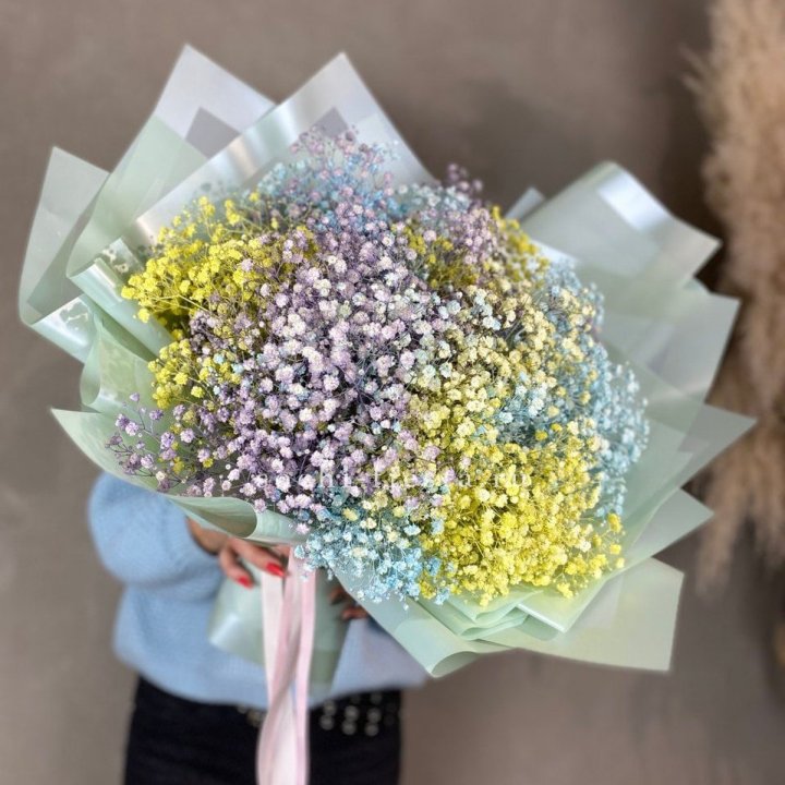 Букет радужных гипсофил в Оренбурге
