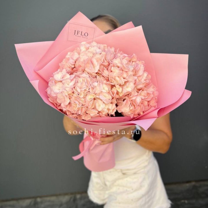 Букет гортензий "Крем" в Оренбурге