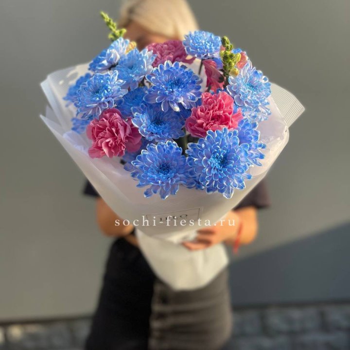 Букет сборный с хризантемой в Оренбурге