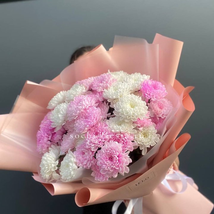  Букет бело-розовых хризантем  в Оренбурге