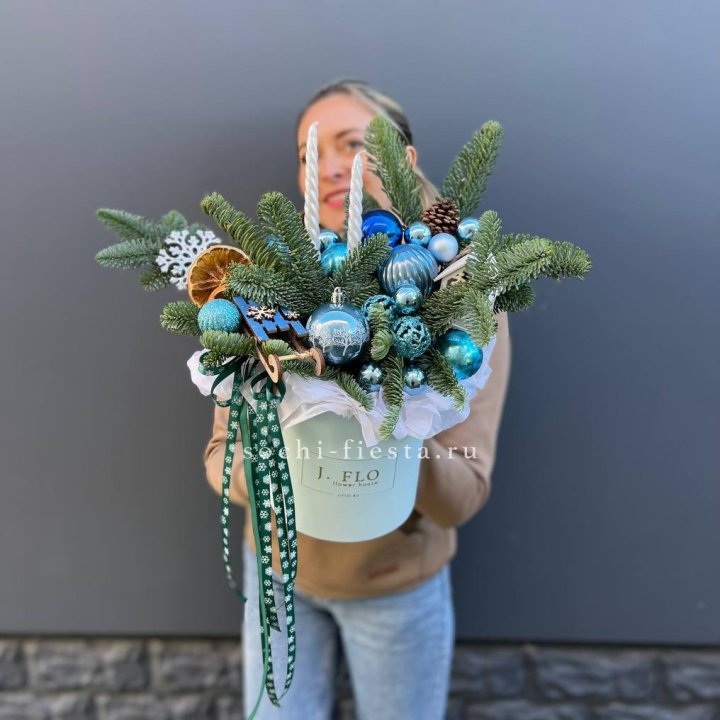 Композиция "Мери крисмас блю" в Оренбурге