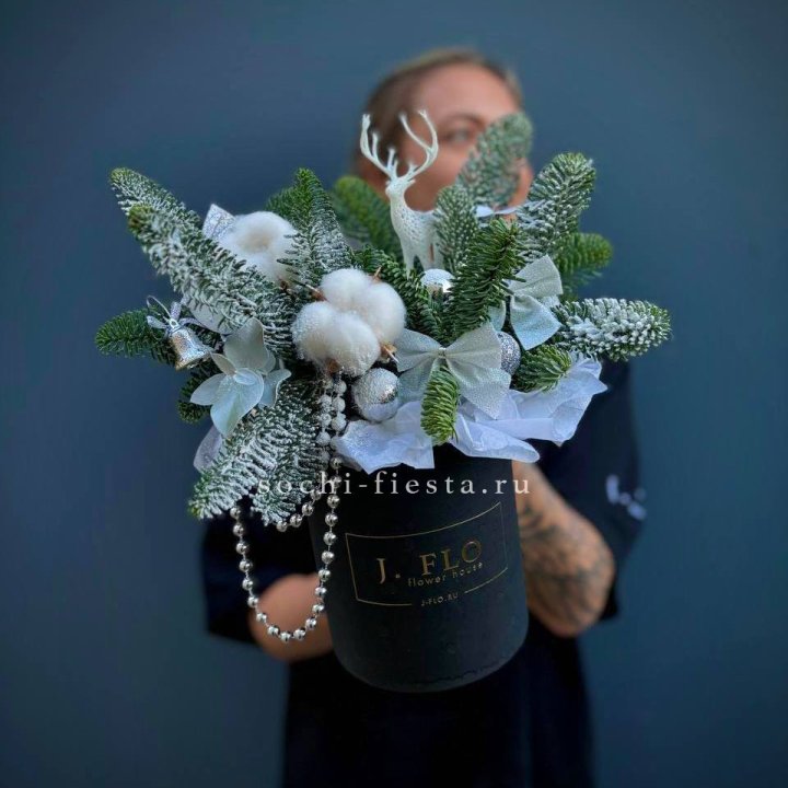 Композиция "Мери крисмас" в Оренбурге