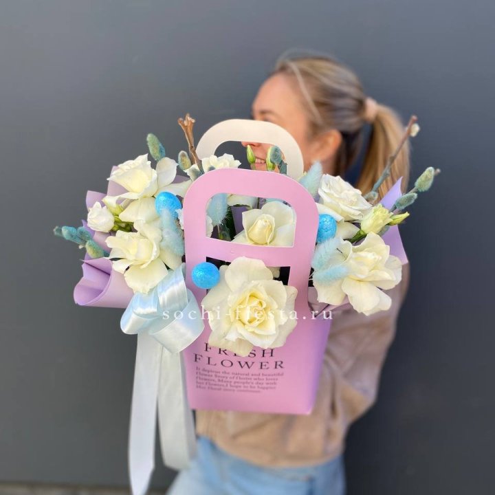 Цветочная сумочка "Пасхальная композиция" в Оренбурге