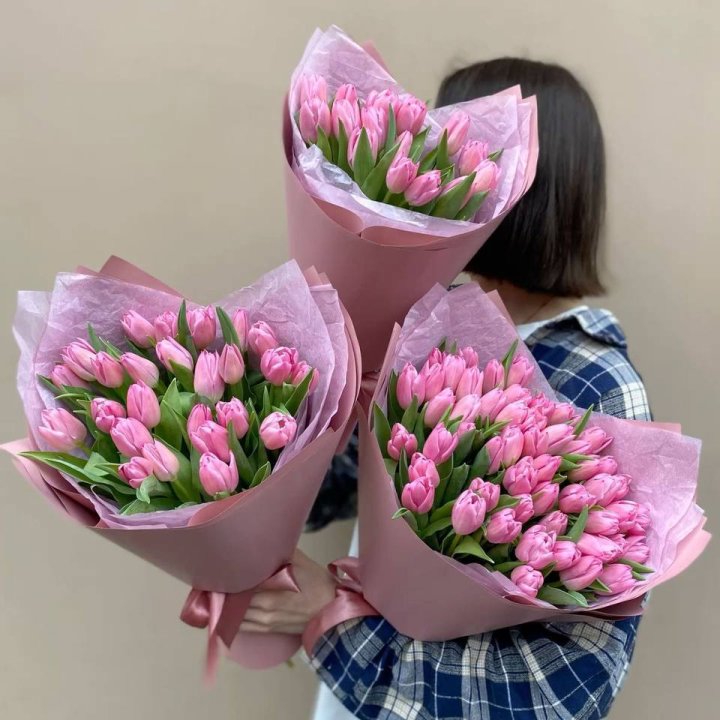 Букет розовых тюльпанов в Оренбурге
